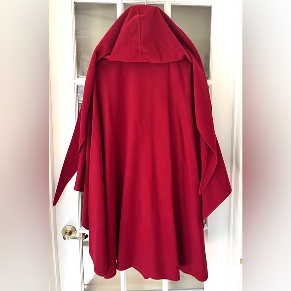 Molina Irish Walking Hooded Cape - Picture 2 of 5